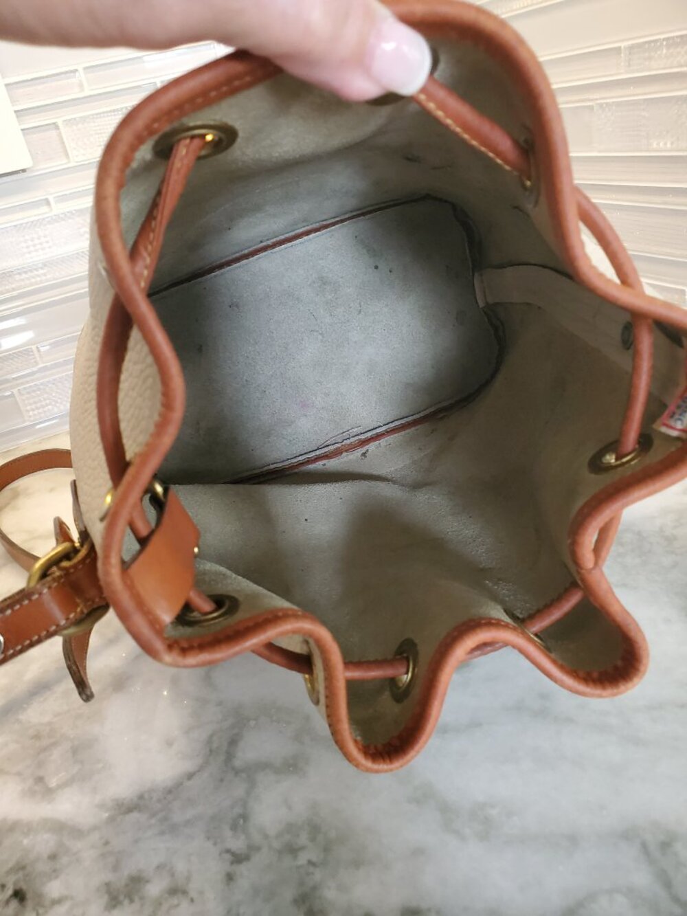Vintage Dooney & Bourke 90s Drawstring Bucket Bag Wheat & British Tan - Picture 9 of 11